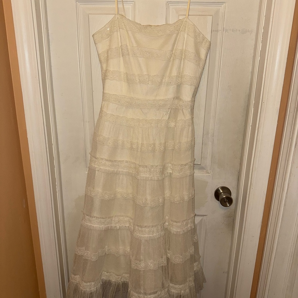 BCBGMaxAzria Antique White Lace Dress Brand New Size 12